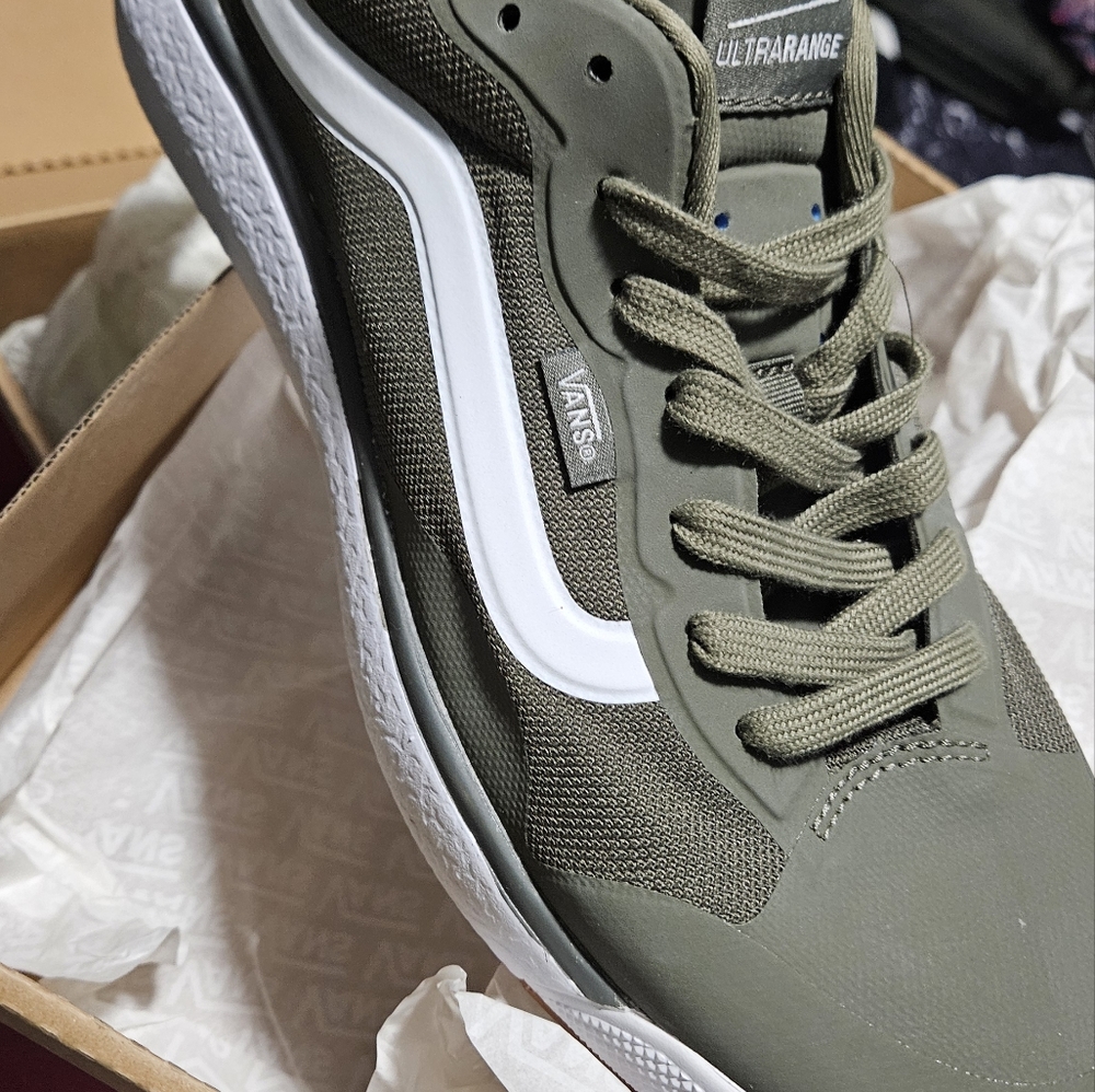 Vans lUltrarange Exo lowtops sixe 12